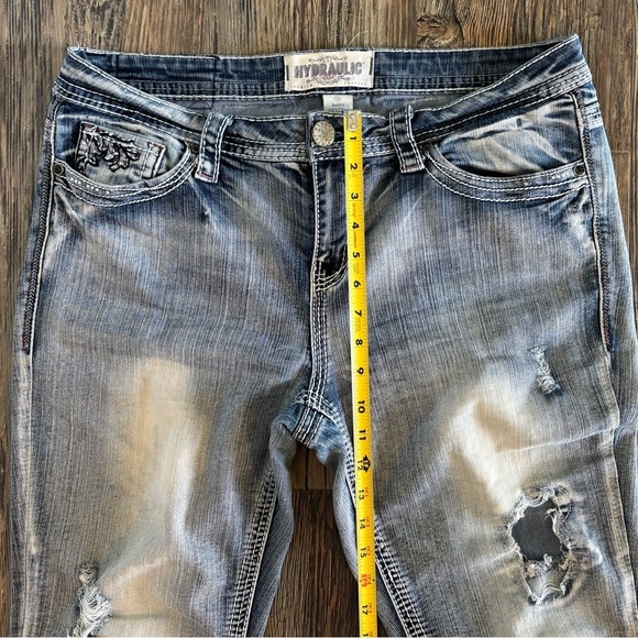 Hydraulic Bailey Blue Jean Capris Size 16 Distressed Embroidered Embellished Y2K - Picture 6 of 16